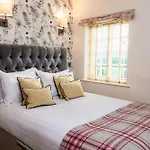 Hotell Ravenstone Manor 4*