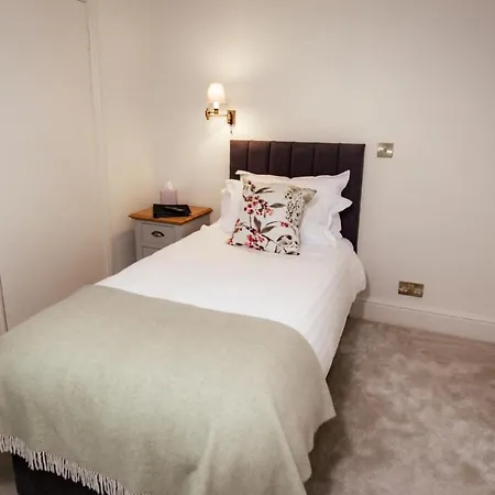Ravenstone Manor Hotel