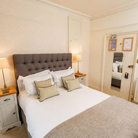 Ravenstone Manor Hotel 4*
