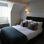 Ravenstone Manor