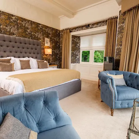 Ravenstone Manor 4*