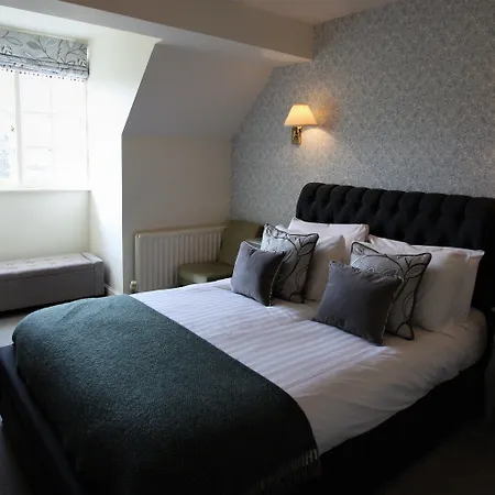 Ravenstone Manor