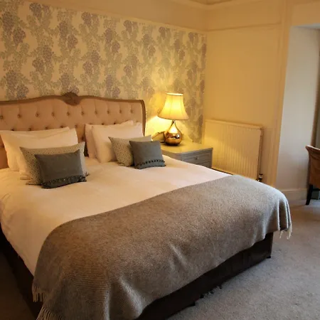 Ravenstone Manor