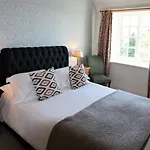 Ravenstone Manor Hotel 4*