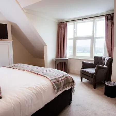 Ravenstone Manor 4*