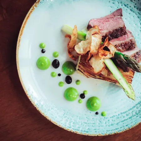 Ravenstone Manor Hotel 4*