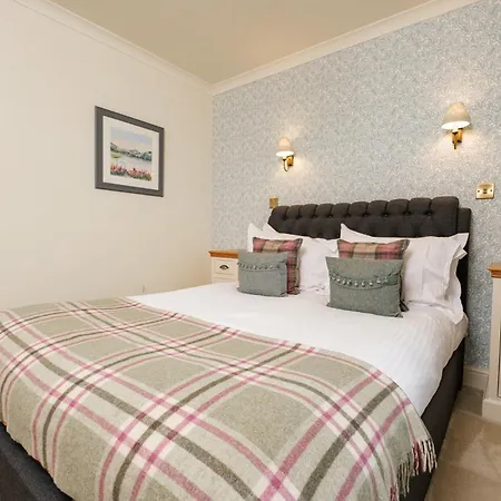 Hotel Ravenstone Manor 4*