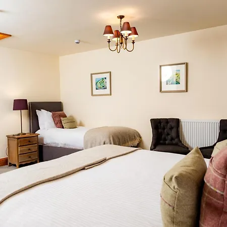Ravenstone Manor 4*