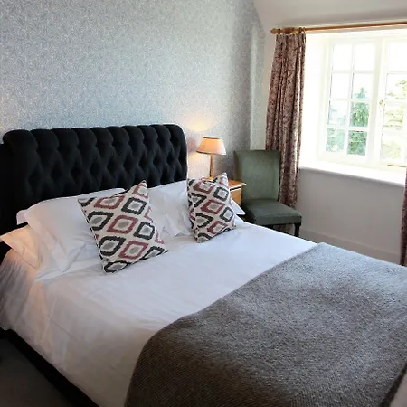 Ravenstone Manor Hotel 4*