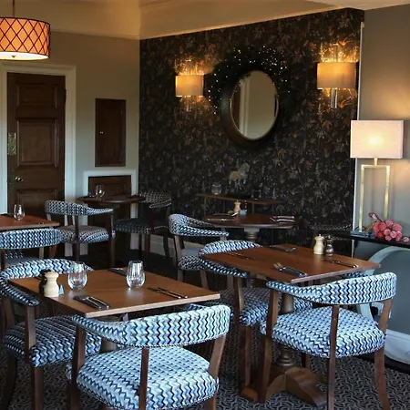 Ravenstone Manor 4*